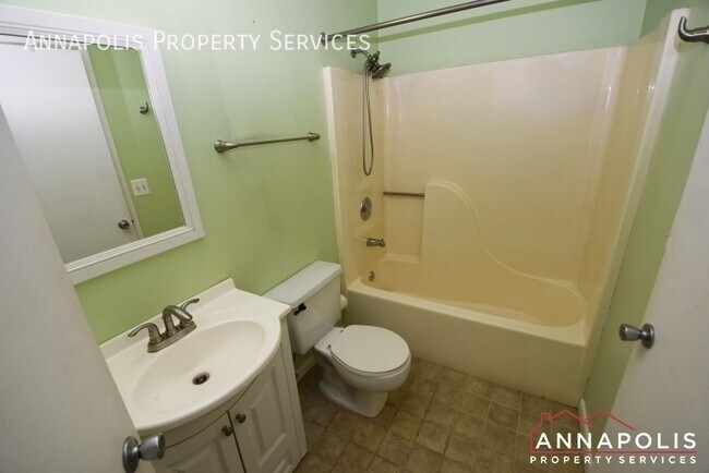 Building Photo - 10G Greystone Court-