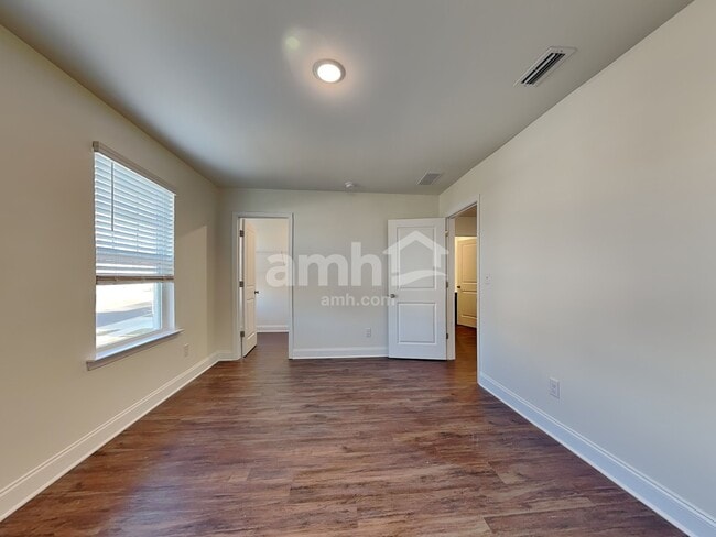 Building Photo - 15717 Thomas Rd