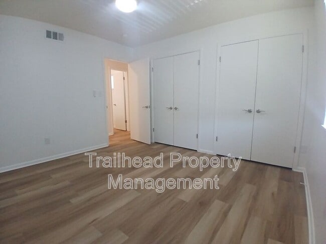Building Photo - 7801 W 83rd St