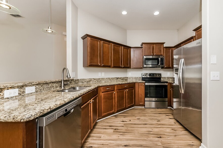 Building Photo - 1037 Seminole Sky Dr