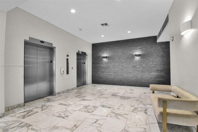 Building Photo - 9225 Collins Ave
