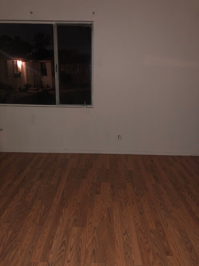 Building Photo - 407 Violet Ave