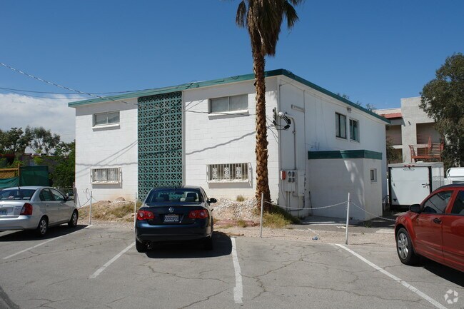 Building Photo - 4430 Escondido St