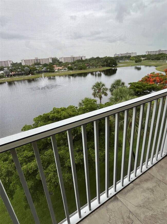 Building Photo - 3150 N Course Ln