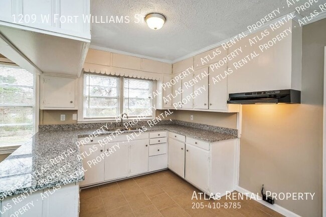Building Photo - 1209 W Fort Williams St
