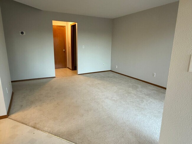 Building Photo - 5307 SW Brugger St