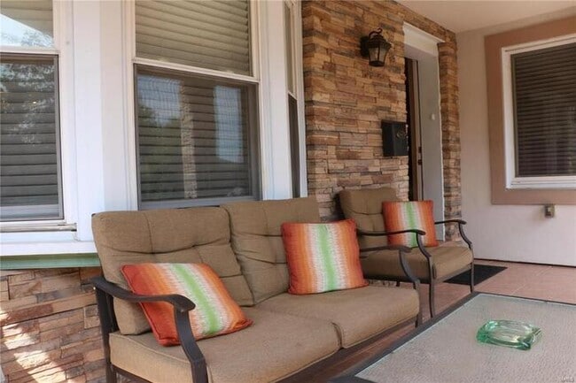 Building Photo - Fantastic 4bd/4ba home! Let yourself in!