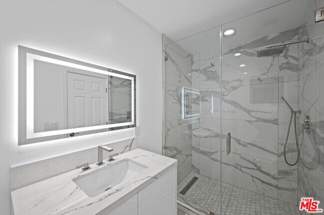 Building Photo - 17449 Sumiya Dr