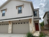 Building Photo - 333 Untermaier St