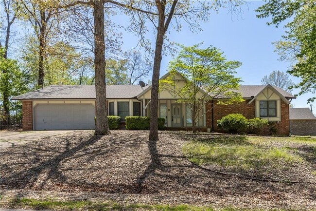 Primary Photo - 1 Sandon Ln