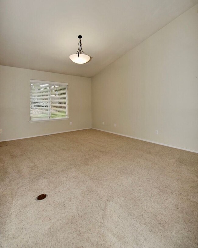 Building Photo - Best Hill Meadows Community- 3 bed 2 bath ...