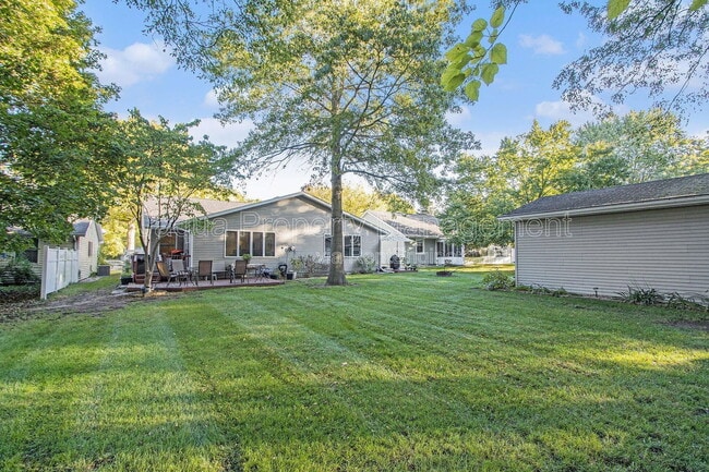 Building Photo - 239 Lovell St