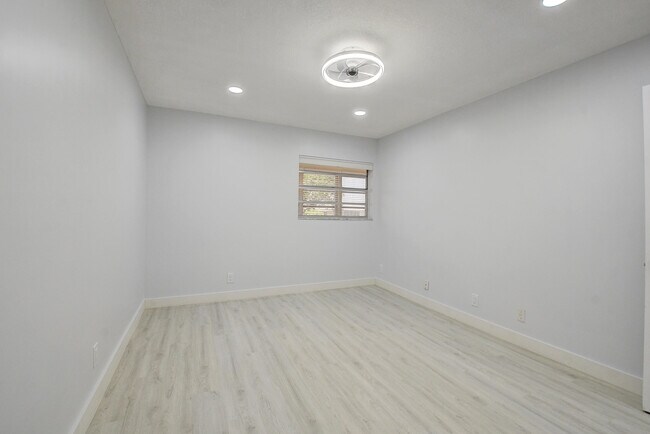 Building Photo - 318 Monaco Blvd