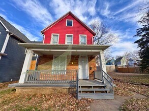 Building Photo - AVAILABLE NOW!!!!!