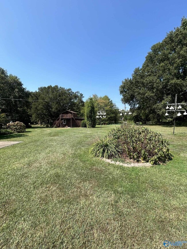 Building Photo - 17835 Oakdale Rd