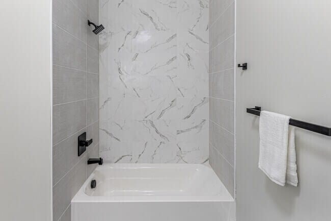 Building Photo - 130 Ellis Ave