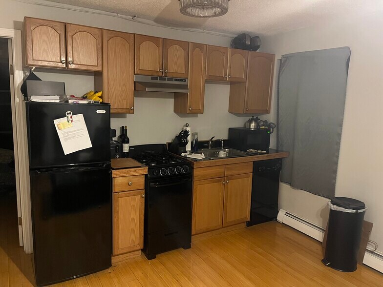 Building Photo - 28 Fleet St