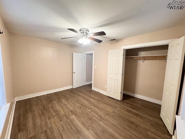 Building Photo - 1517 Blonde St