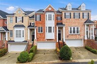 Building Photo - 319 Creekbank Way SE
