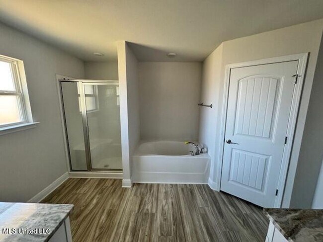 Building Photo - Luxury 4 bedroom 3 bath Home for rent