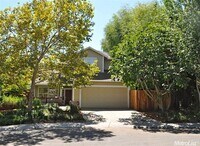 Building Photo - Comfortable Contemporary  Furnished home