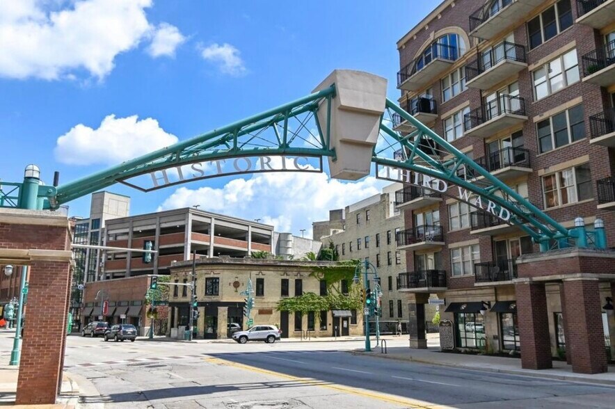 Building Photo - 141 N Water St