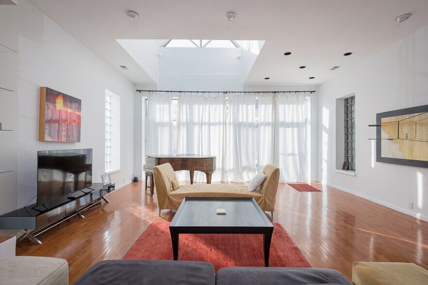 Building Photo - 440 M St NW