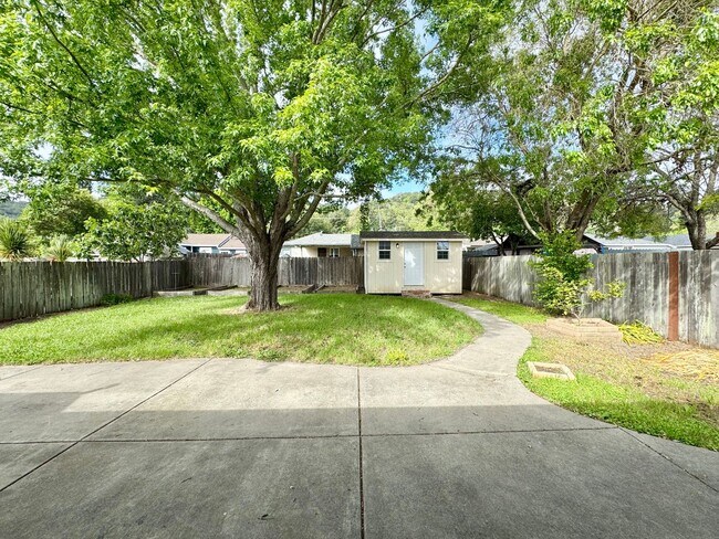 Building Photo - 3 Bedrooms, 1 1/2 Bathrooms, Classic Napa ...
