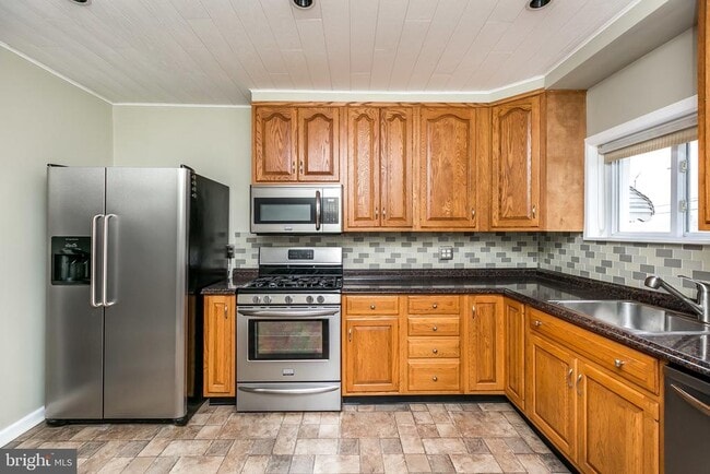 Building Photo - 1315 Webster St