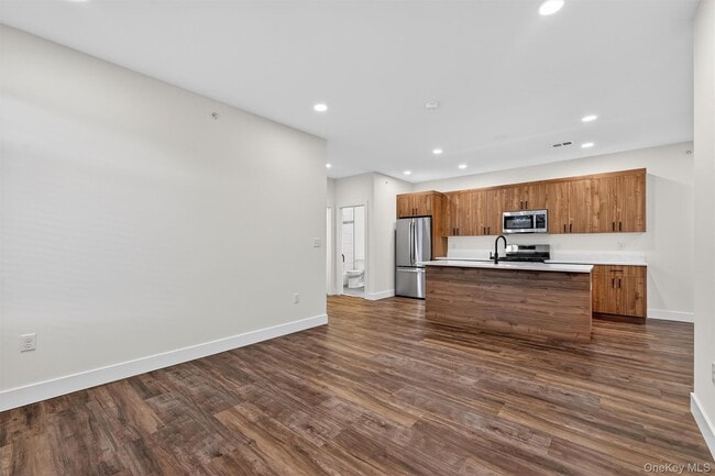 Building Photo - 19 Welling Pl