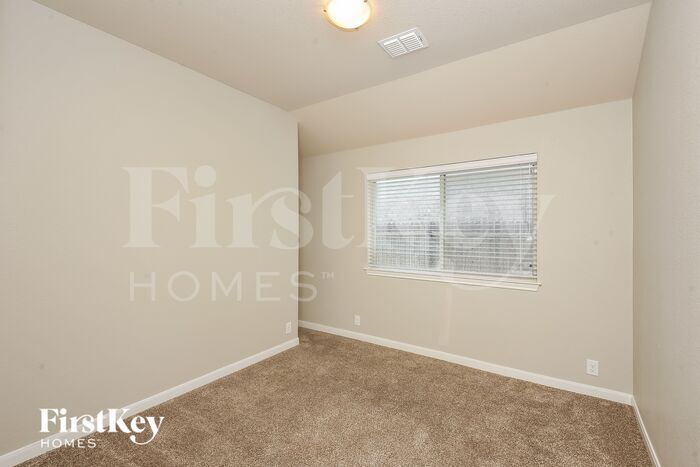 Building Photo - 11913 Rustling Oaks Dr