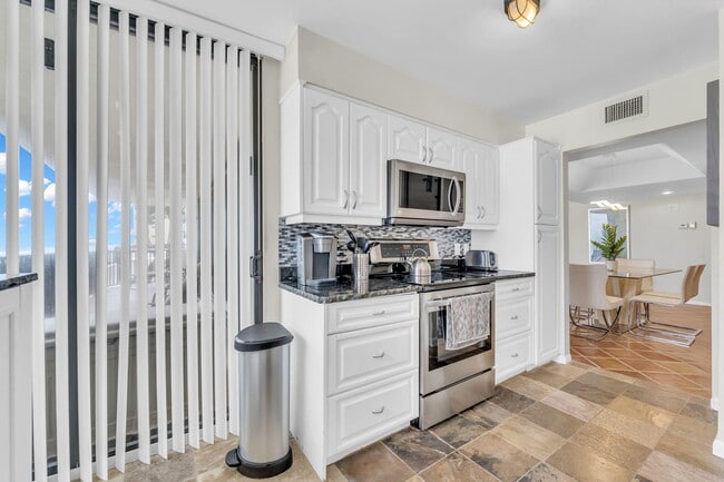 Building Photo - 3610 S Ocean Blvd