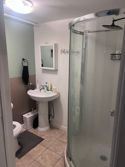 Building Photo - 11 Leonard St