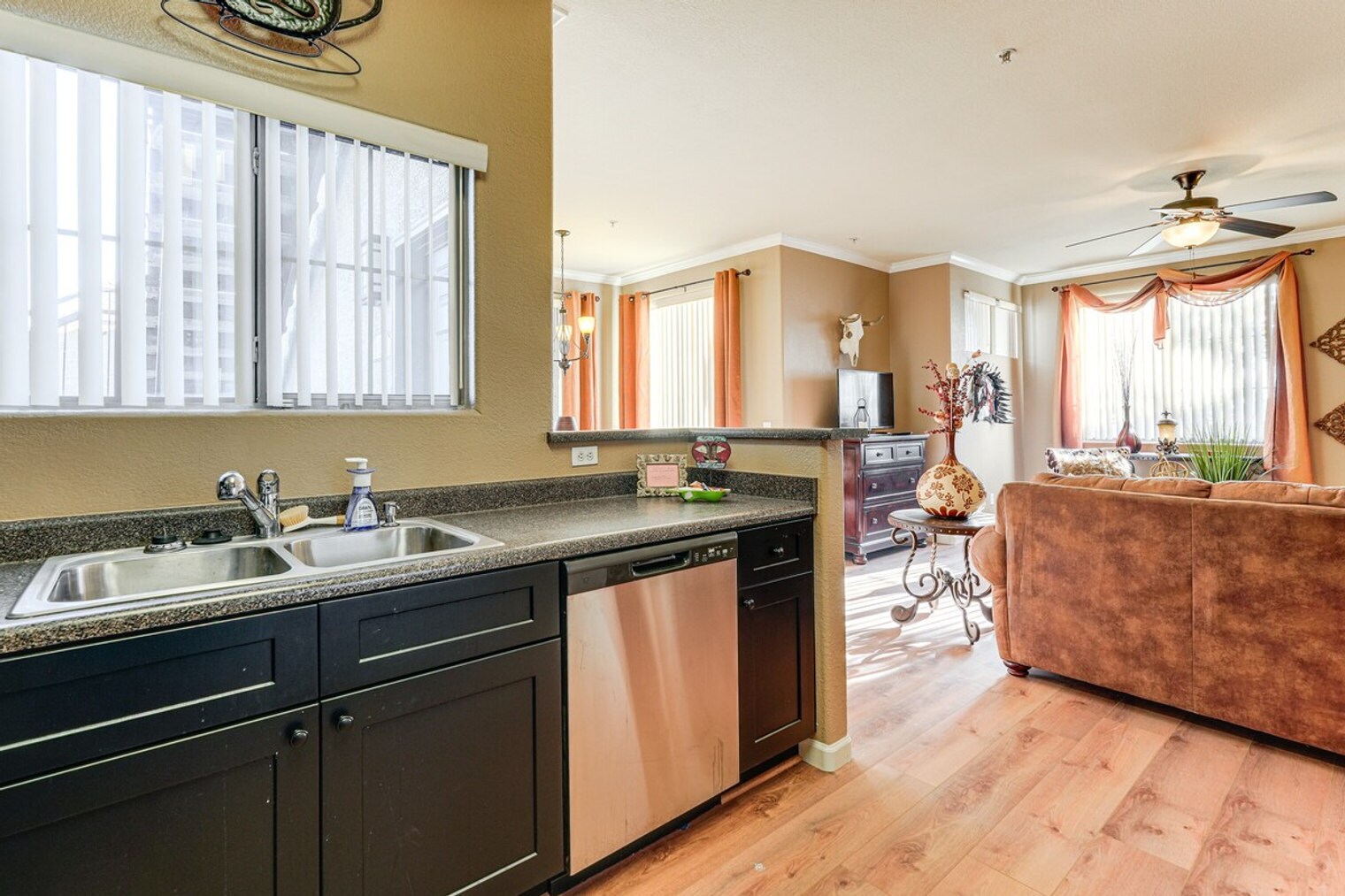 Building Photo - 1941 Pierpont Dr