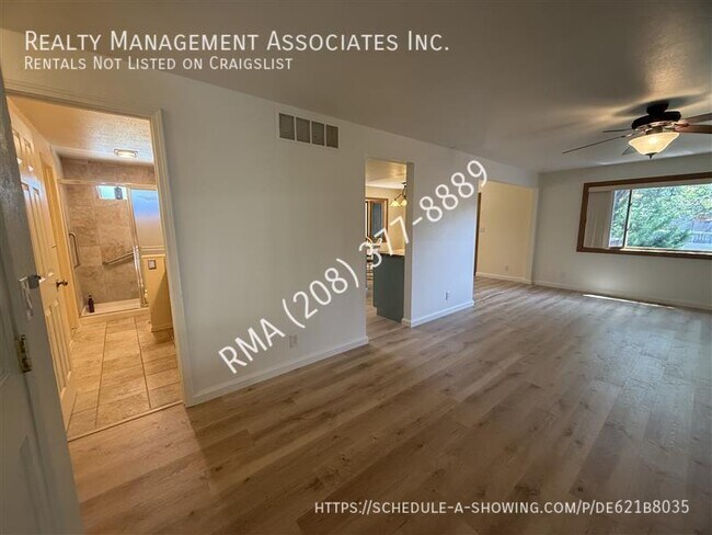 Building Photo - 3540 S Summerset Way