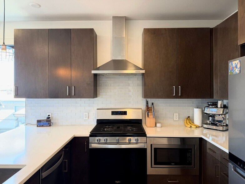 Building Photo - 1898 S Bannock St