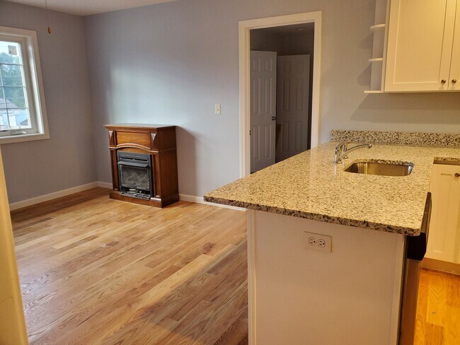 Building Photo - 755 Boston Post Rd