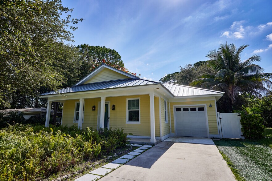 Building Photo - 1280 SW 25th Ave