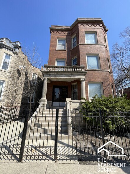 Building Photo - 2501 N Kimball Ave