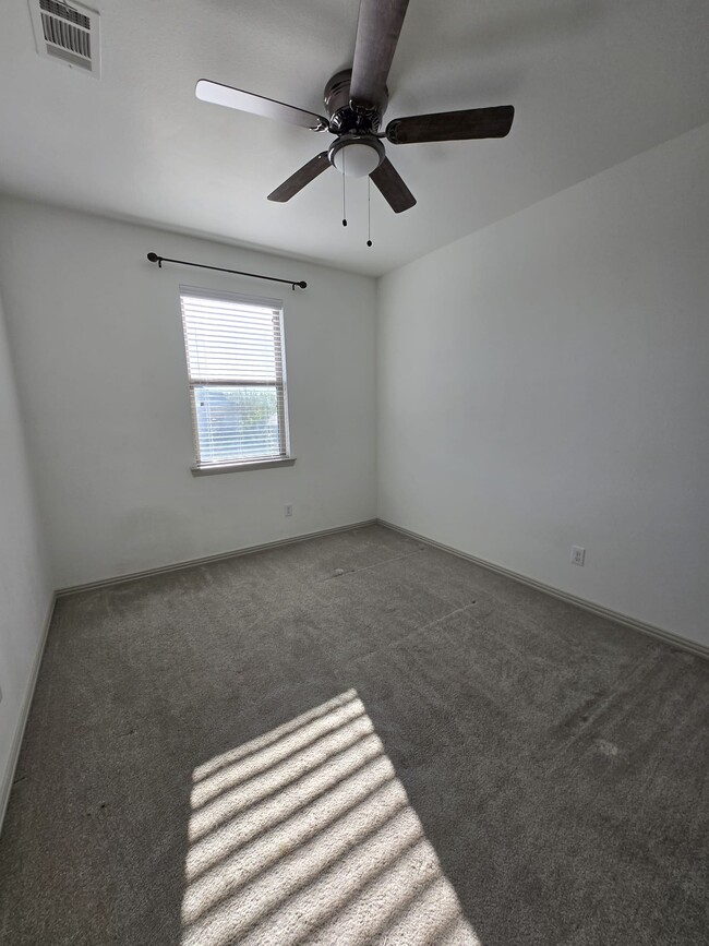 Building Photo - 3129 Decker Dr