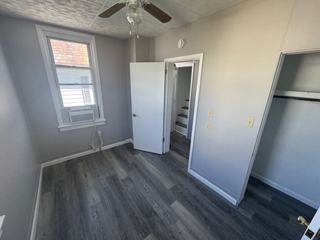 Building Photo - 3 bedroom 2 bathroom