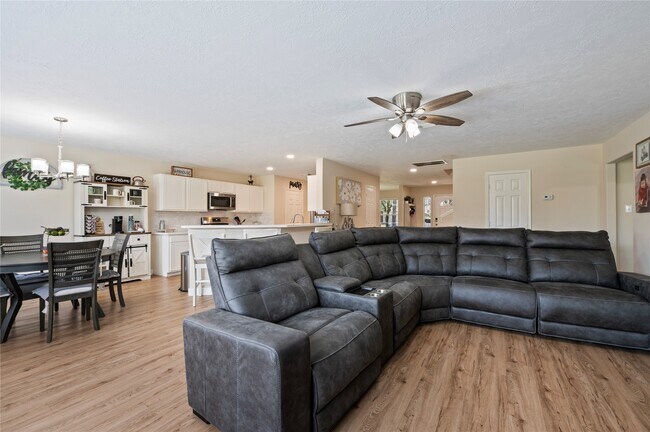 Building Photo - 13601 Trail Meadow Ln