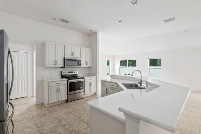 Building Photo - 10397 Silver Maple Ave
