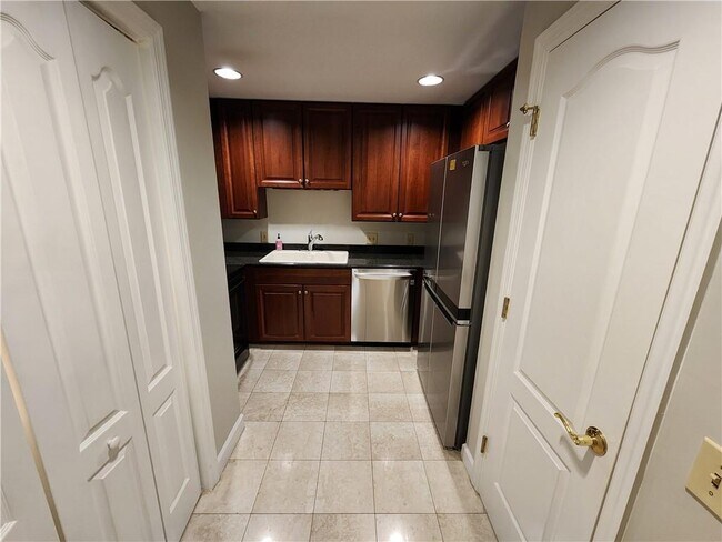 Building Photo - 195 14th St NE