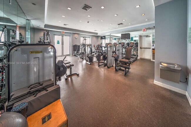 Building Photo - 250 Sunny Isles Blvd