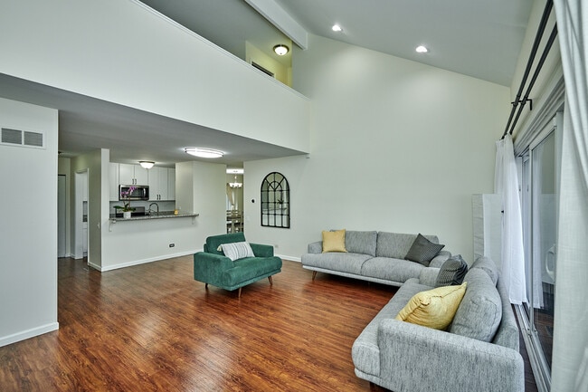 Building Photo - 1066 Florimond Dr