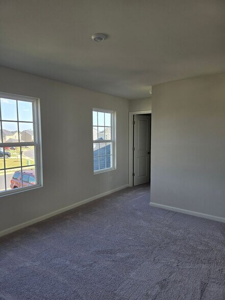Building Photo - 228 Isabella Way