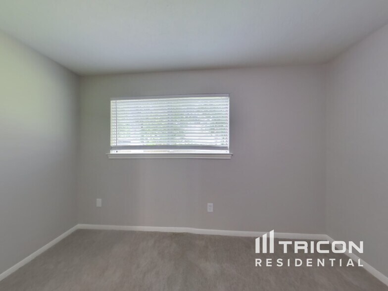 Building Photo - 3606 Hampstead Ct