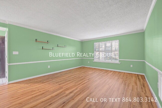 Building Photo - 925 Cleveland St