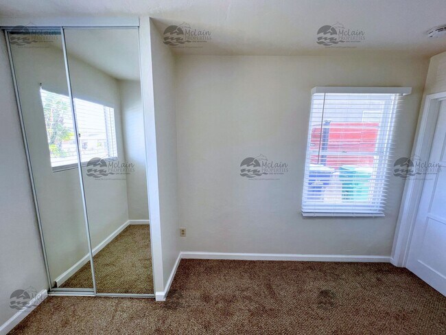 Building Photo - Newly upgraded 3 bd/1.5 bath with fenced yard